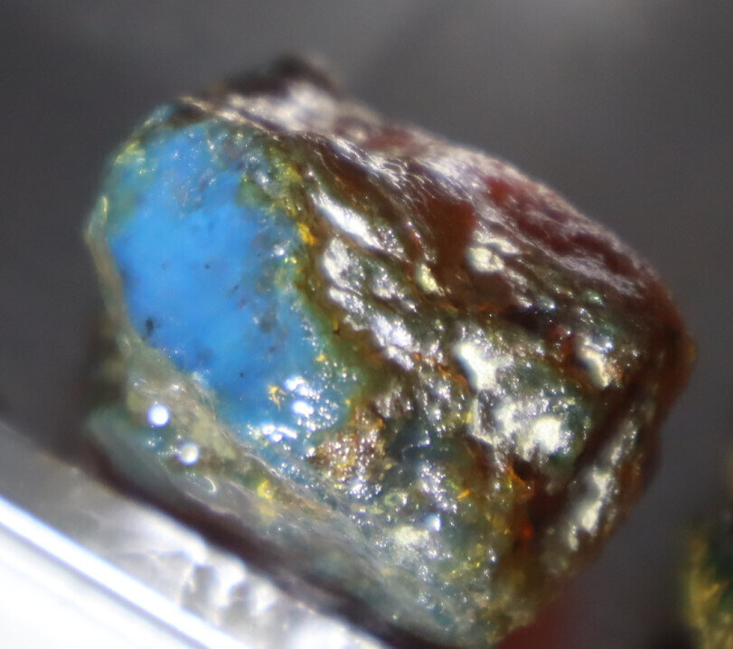 Excellent Dominican Crystal Clear Orange Blue Amber Rough Specimen 40mm 16.3g