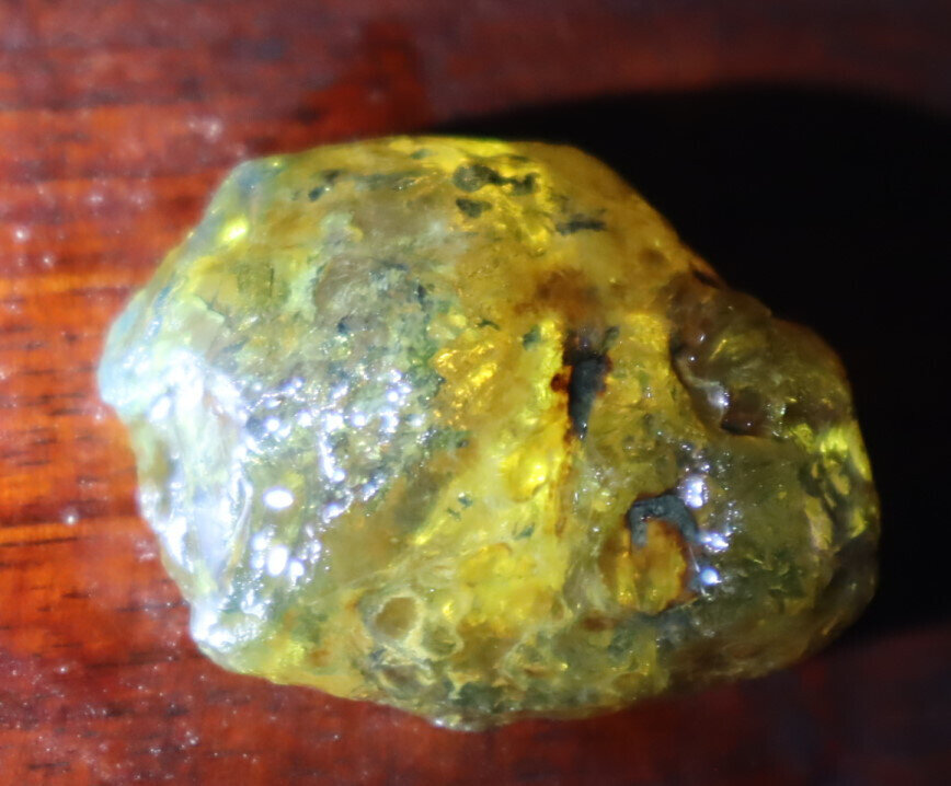 Beautiful Natural Dominican Clear Light Blue Yellow Amber Rough Specimen 43mm 14g – photo 5