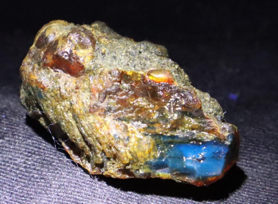 Exquisite Natural Dominican Clear Sky Blue Amber Rough Specimen 34mm 7.5g – photo 5