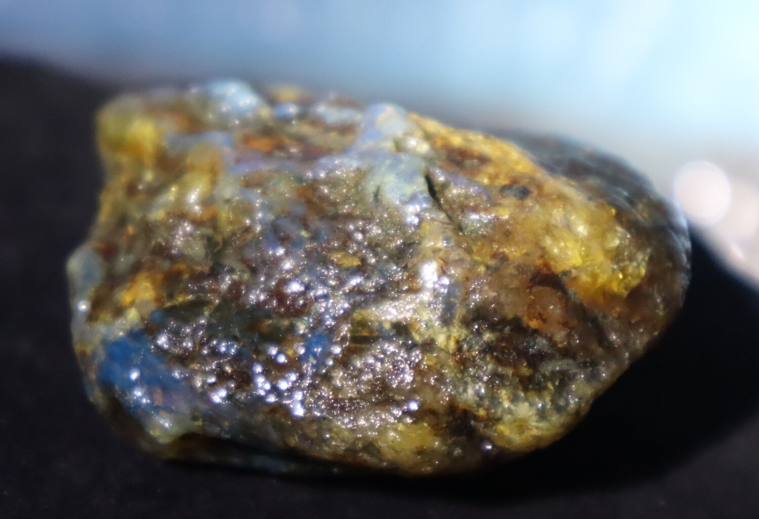 Beautiful Natural Dominican Translucent Yellow Blue Amber Rough Specimen 58mm 34g – photo 9