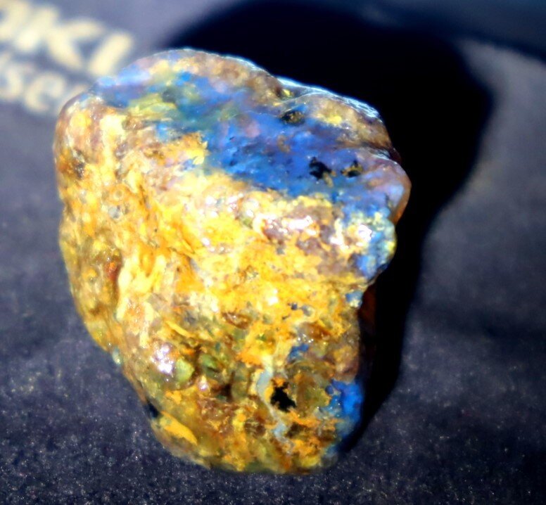 Natural Dominican Clear Deep Blue Amber Rough Specimen 28mm 8.5g – photo 7