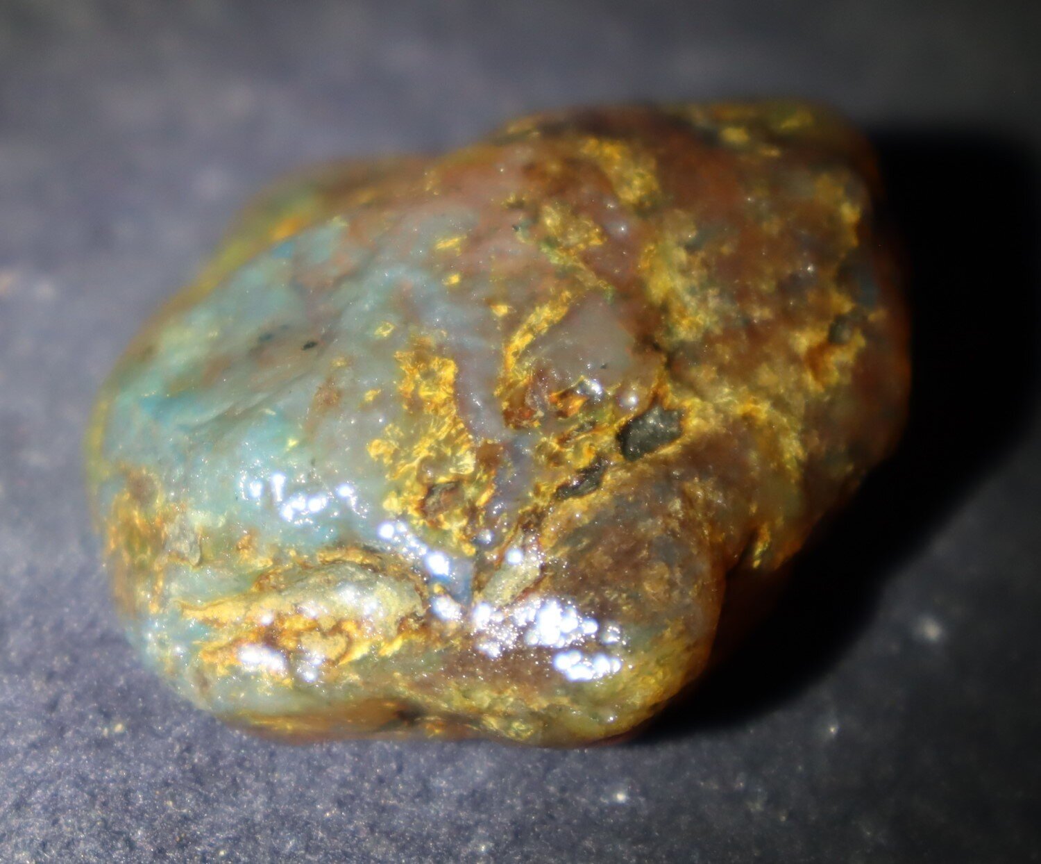 Impressive Dominican Crystal Clear Sky Blue Amber Rough Specimen 43mm 20.1g – photo 9