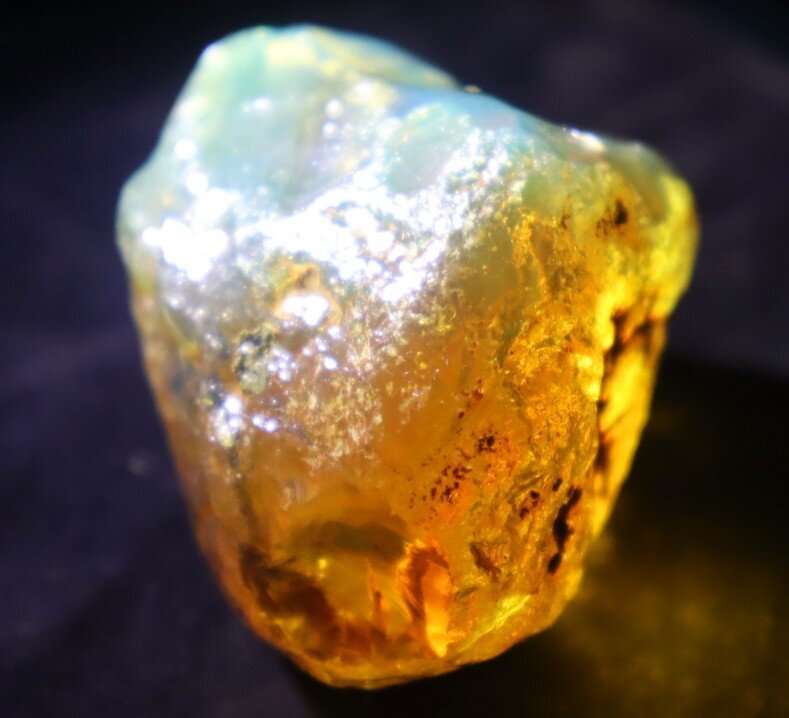 Natural Dominican Clear Yellow Light Blue Amber Rough Specimen 55mm 38g – photo 8