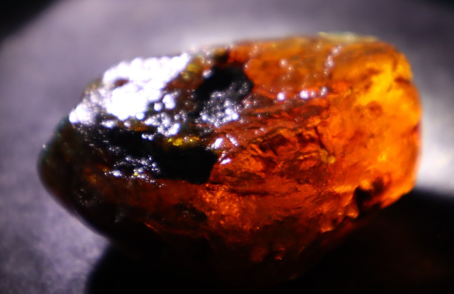 Beautiful Natural Dominican Clear Green Blue Amber Rough Specimen 59mm 40.6g – photo 4