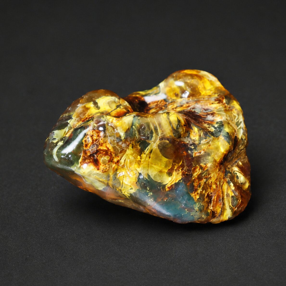 Clear butterscotch blue Natural Dominican Amber rough Specimen 37 mm