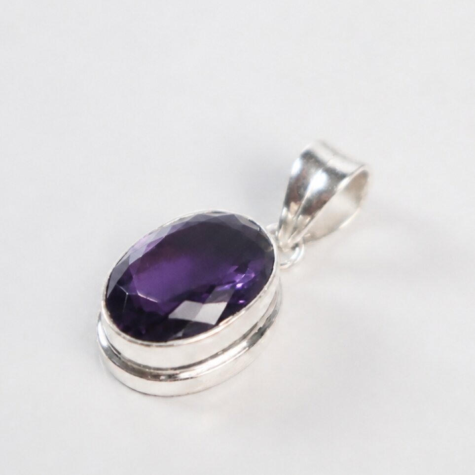 Clear purple Natural amethyst oval 925 Sterling Silver Pendant 29 mm