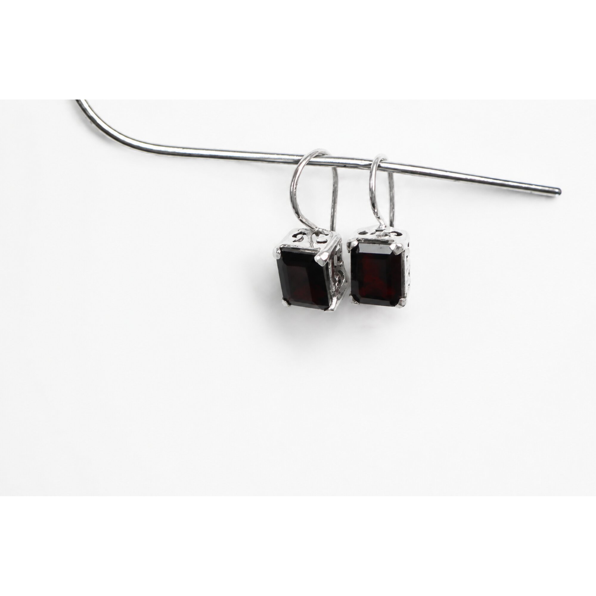 blood red garnet rectangle 925 Sterling Silver Earrings 20 mm – photo 2