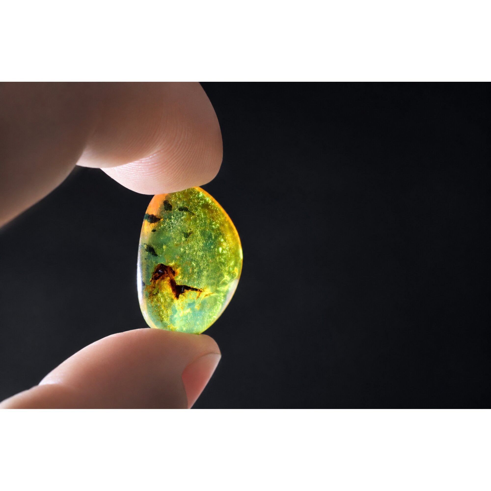 Clear green yellow Natural Dominican Amber teardrop Polished Stone 25 mm – photo 3