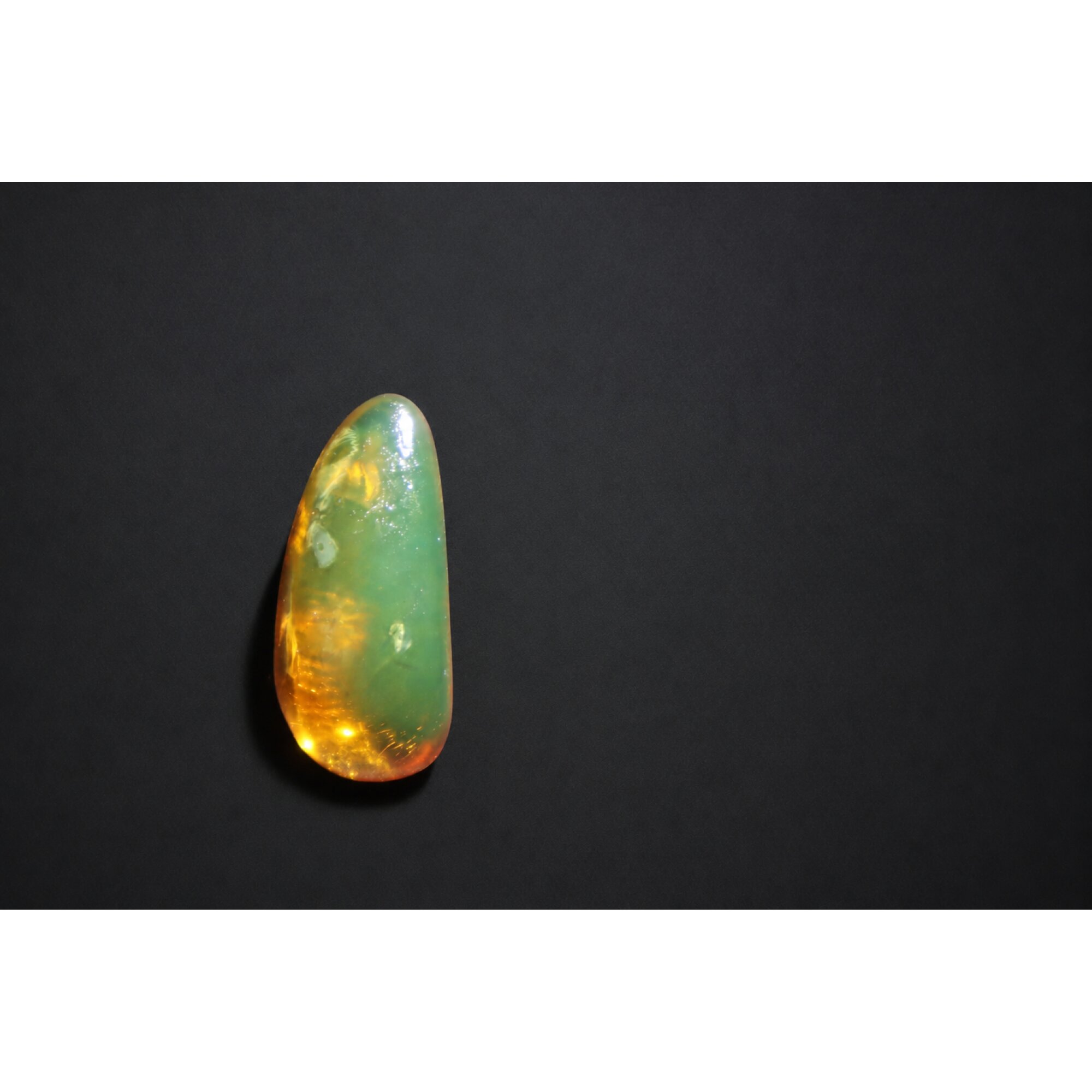 Clear olive green Natural Dominican Amber teardrop Polished Stone 16 mm – photo 5
