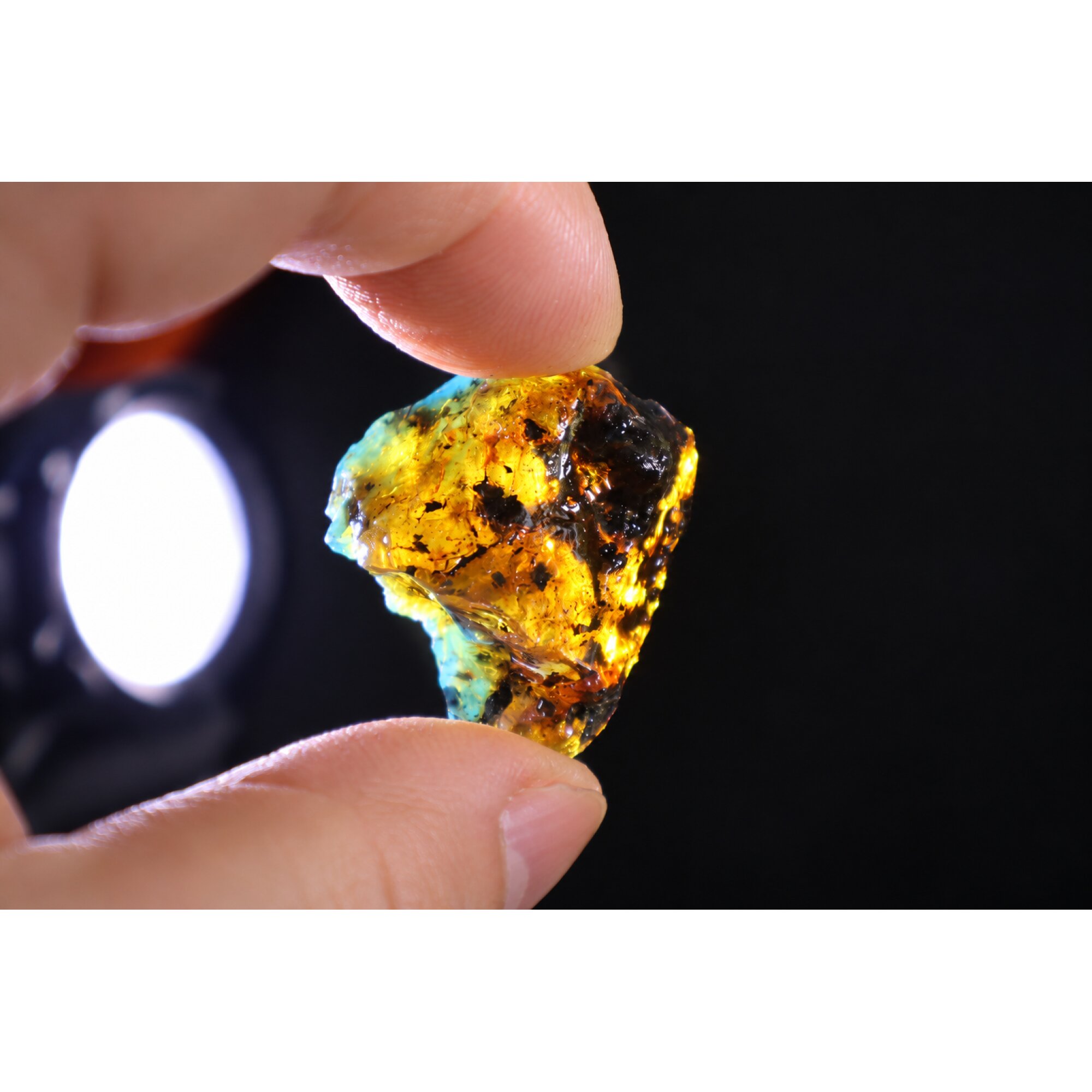 Natural sky blue rough specimen Dominican amber 30mm – photo 5