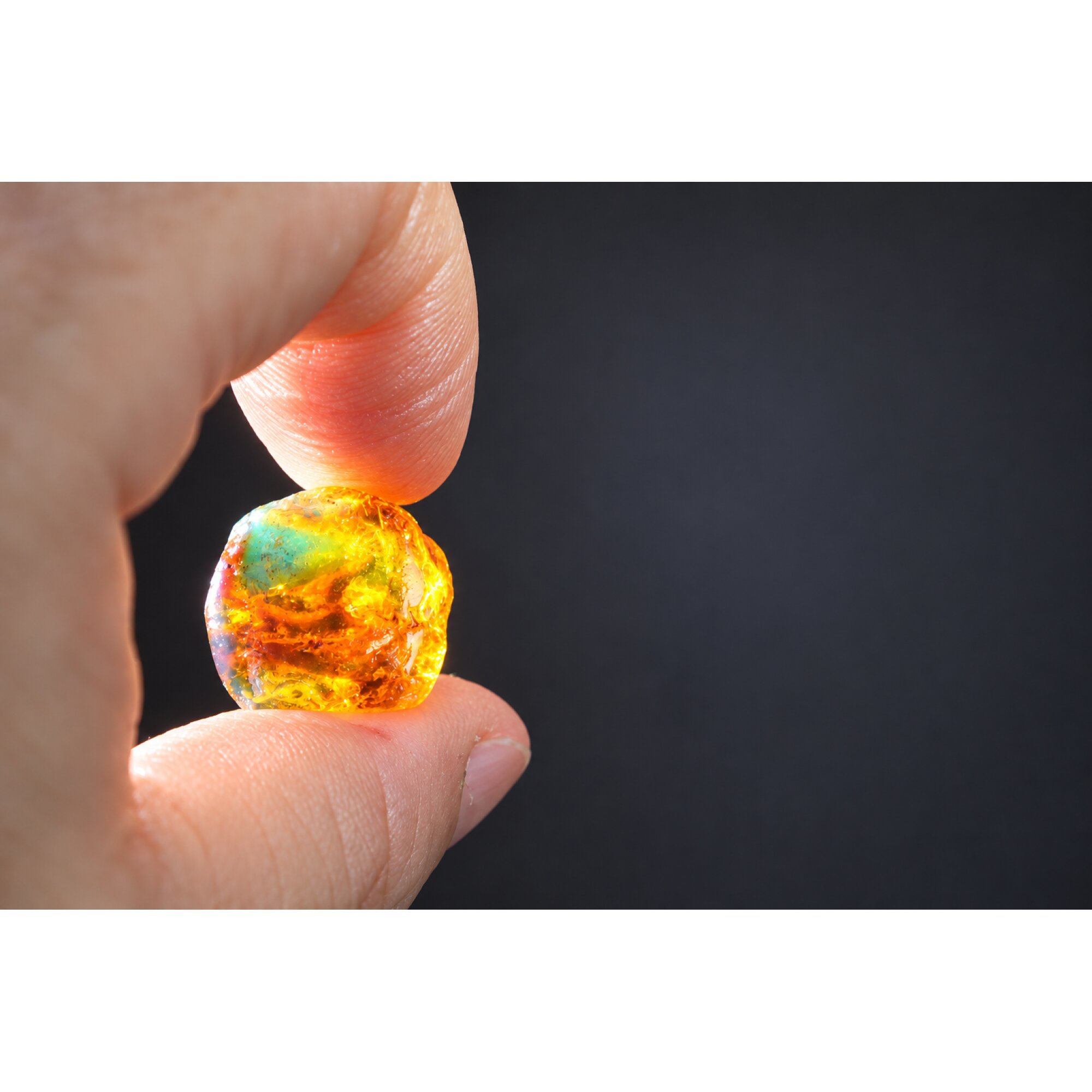 Authentic sky blue rough specimen Dominican amber 20mm – photo 8