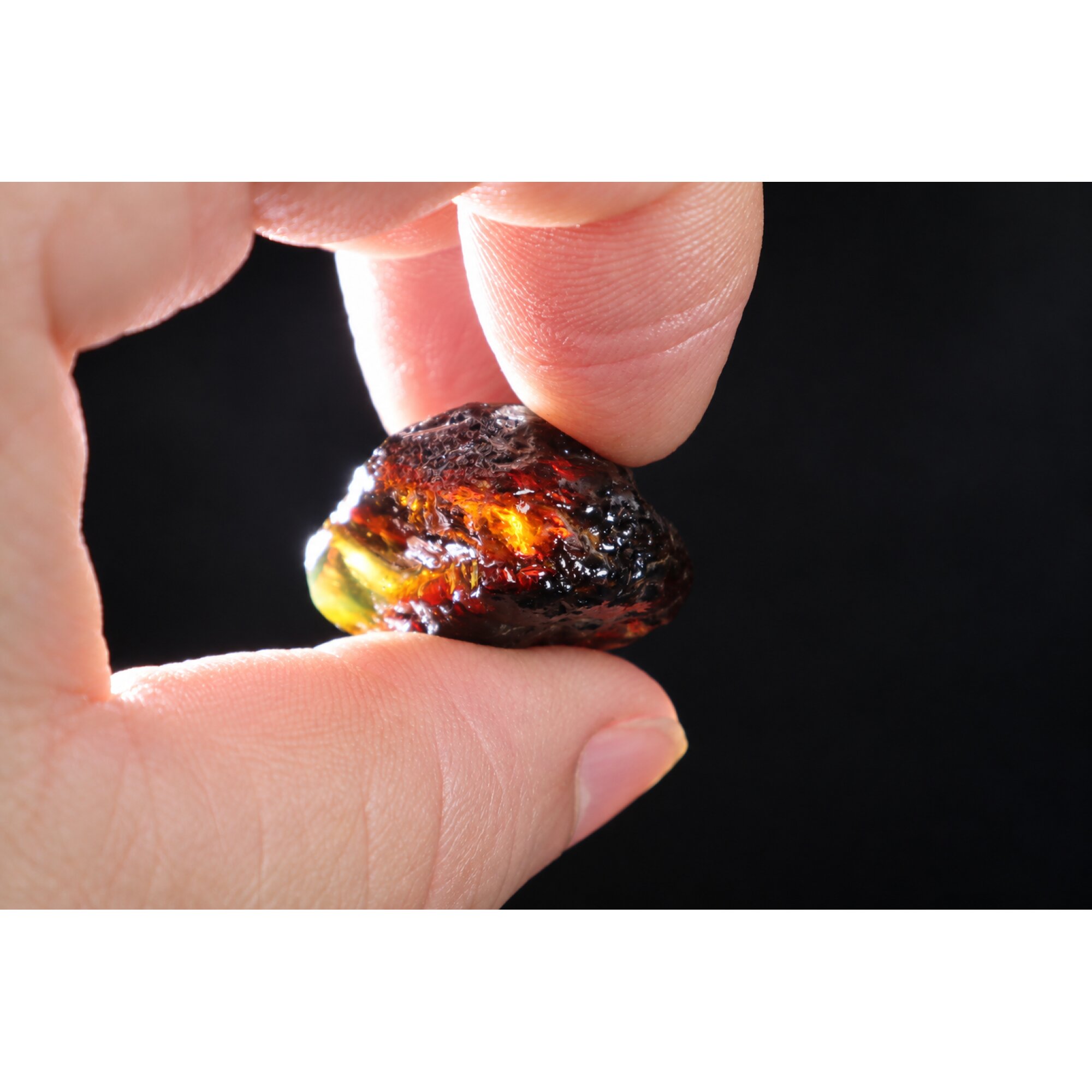 Genuine sky blue rough specimen Dominican amber 40mm – photo 13