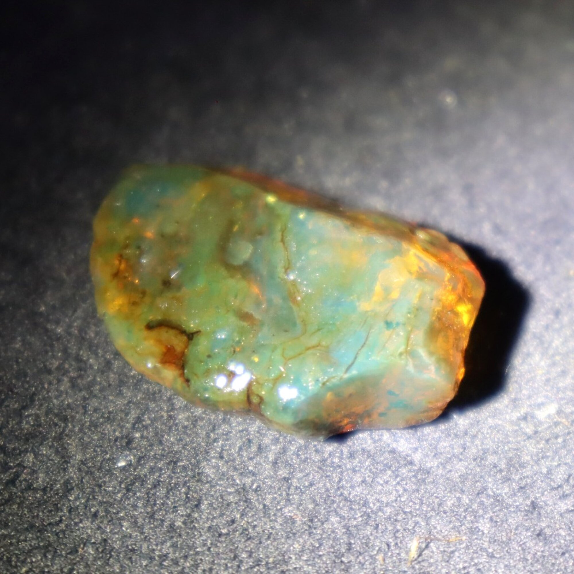 Genuine sky blue rough specimen Dominican amber 30mm – photo 14