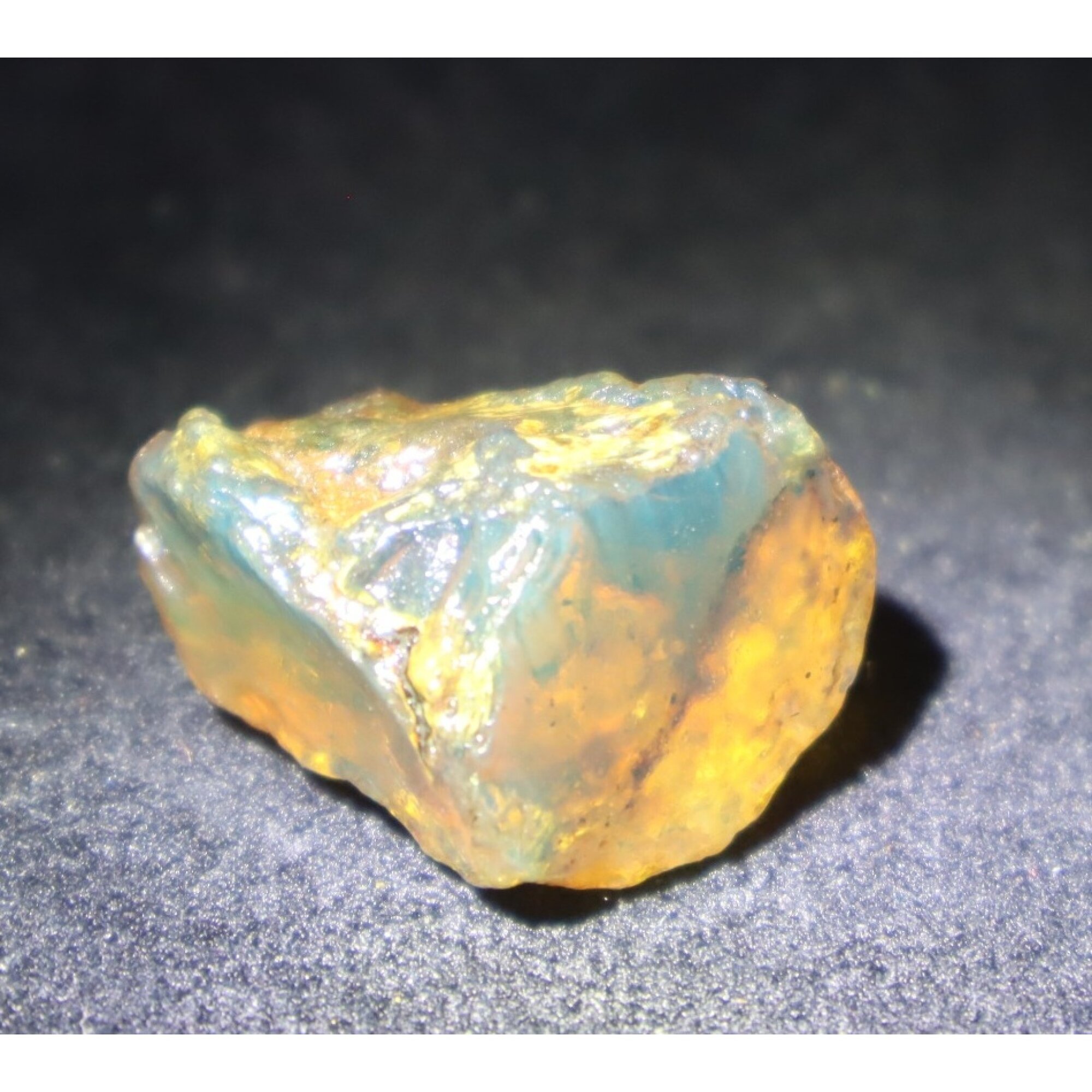 Genuine light blue rough specimen Dominican amber 25mm – photo 14