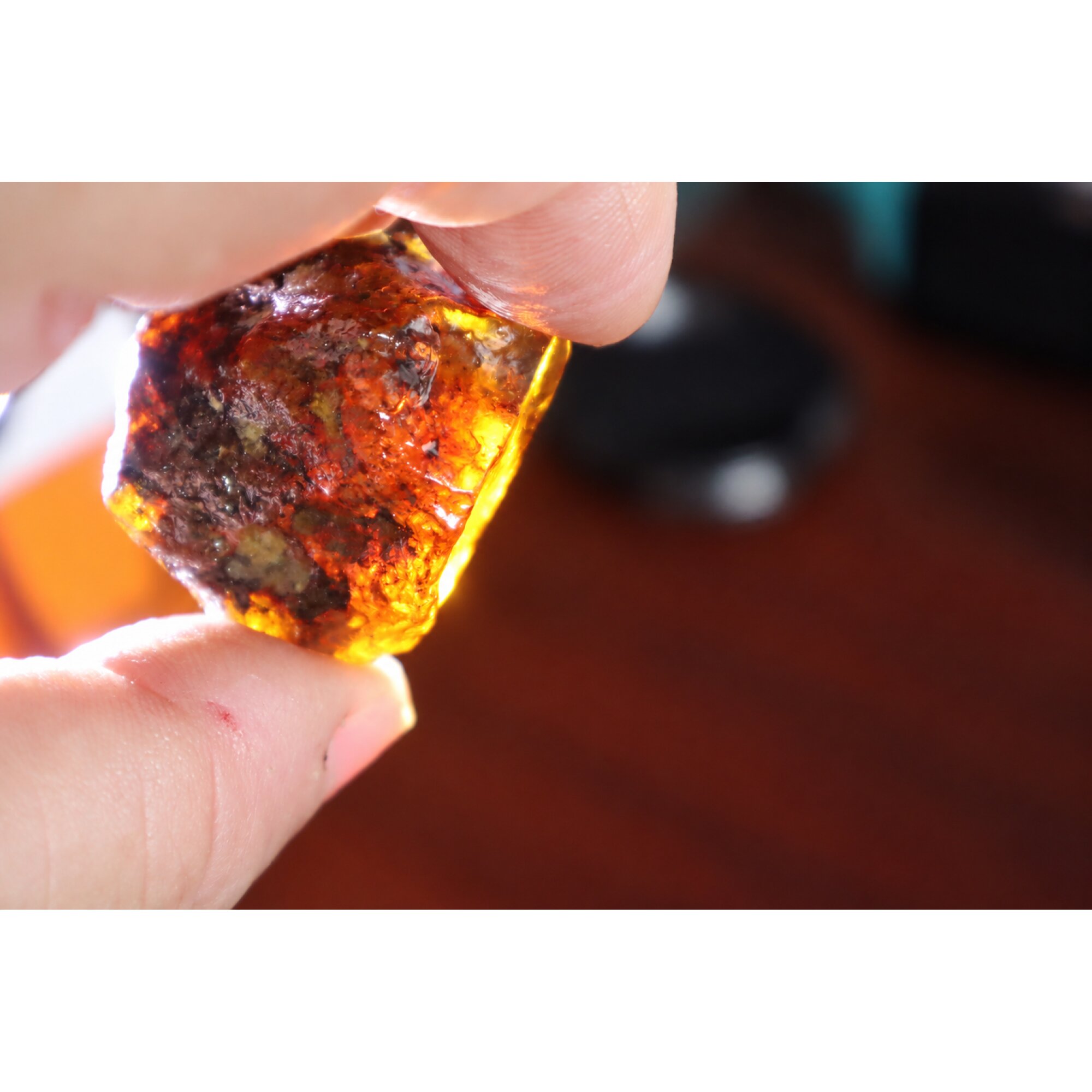 Genuine green blue rough specimen Dominican amber 35mm – photo 10