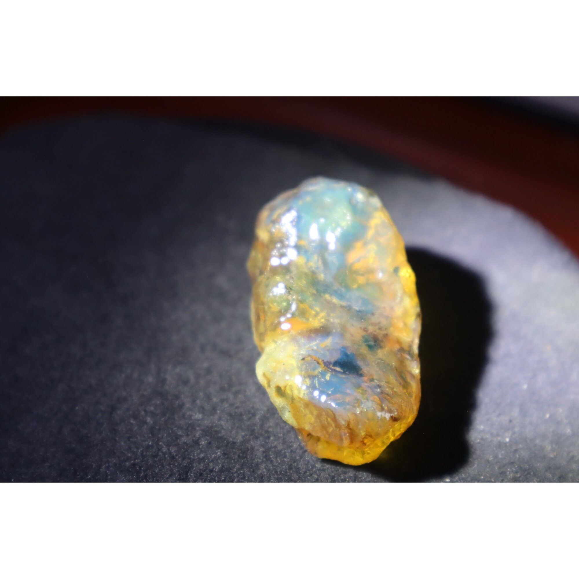 Authentic light green blue rough specimen Dominican amber 46mm – photo 15