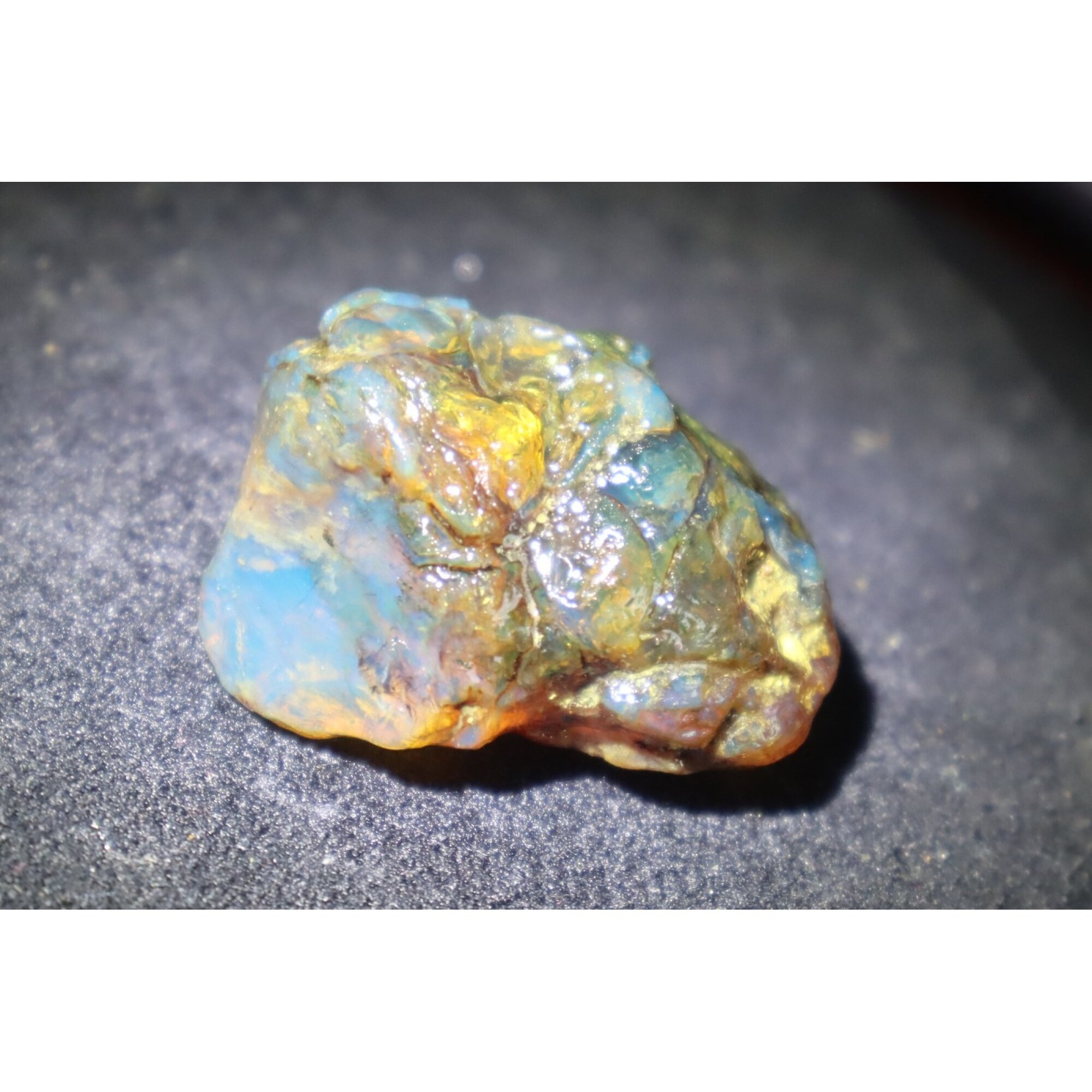 Authentic sky blue rough specimen Dominican amber 30mm – photo 10