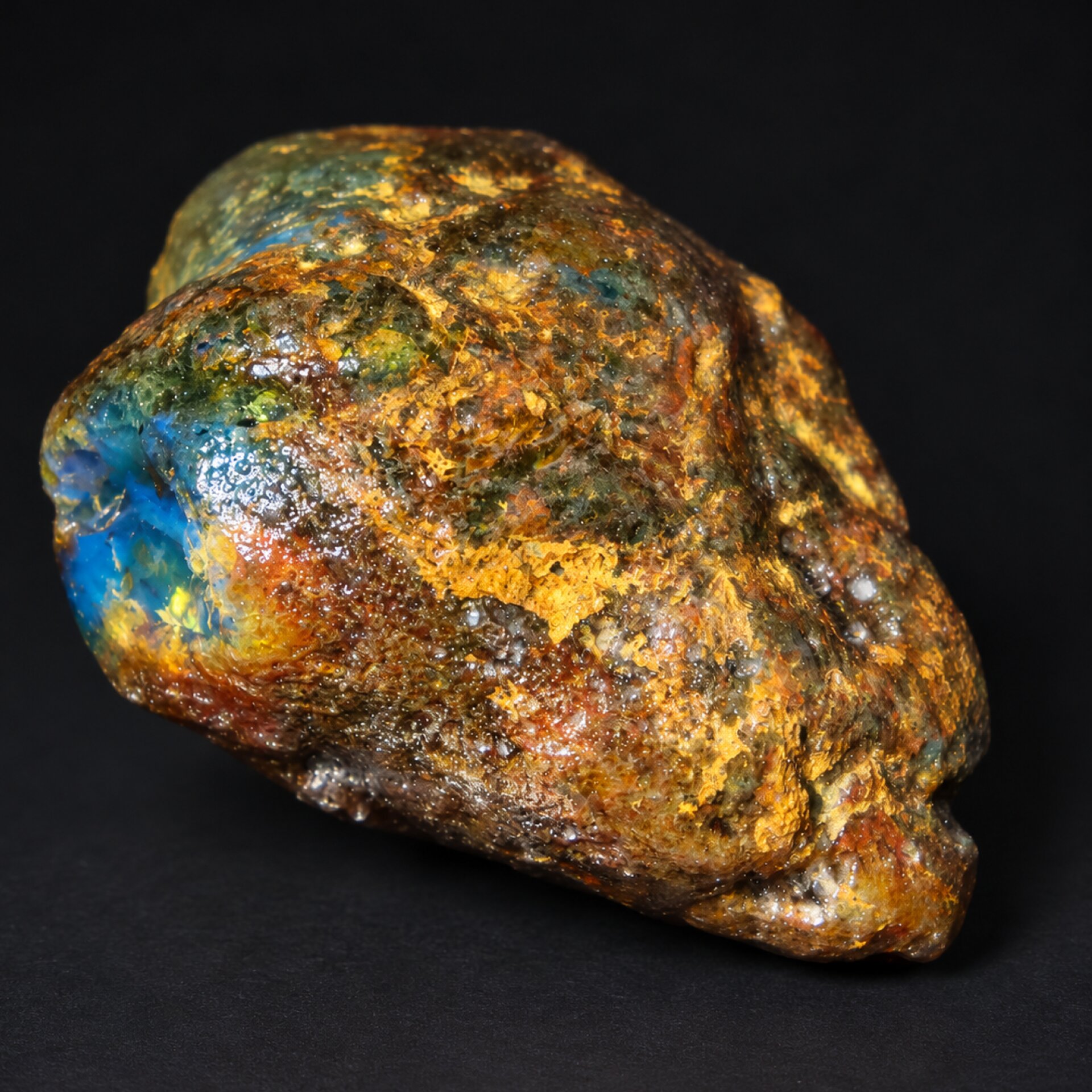 Real green blue rough specimen Dominican amber 26g