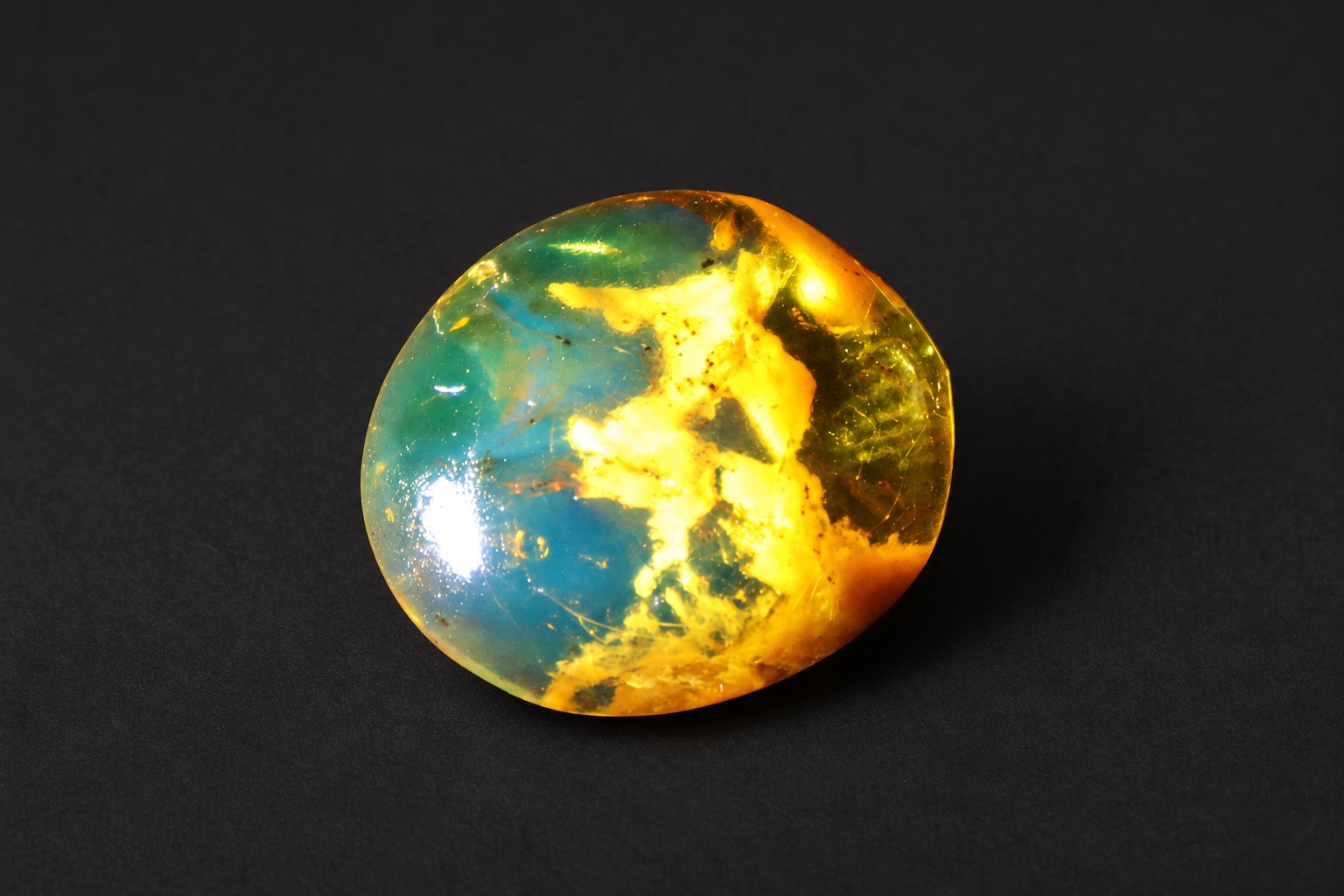 Authentic deep blue Dominican amber cabochon – photo 8