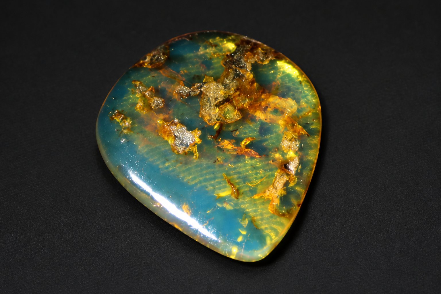 Genuine deep blue polished Dominican amber – photo 11