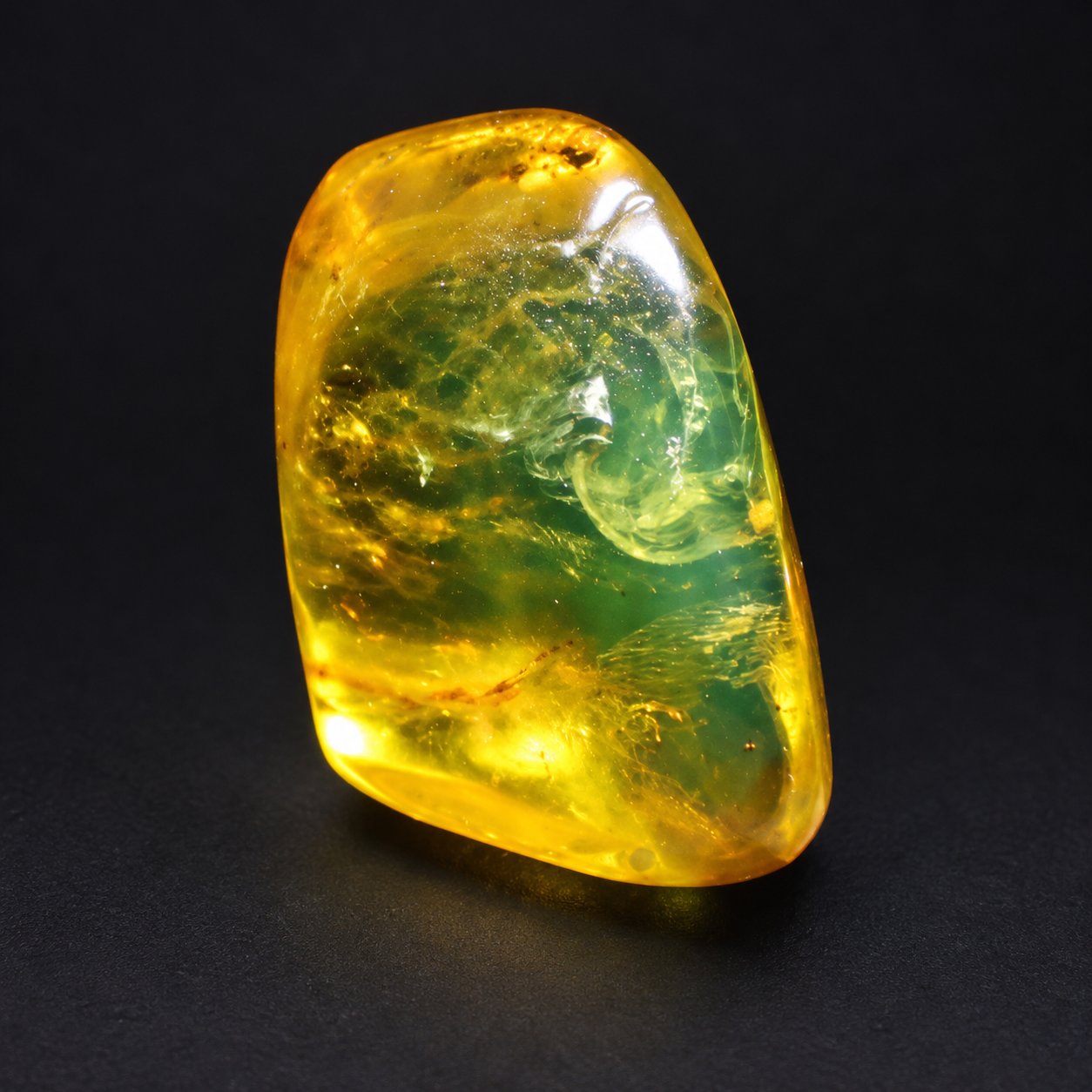 Authentic yellow green polished Dominican amber 29mm – photo 7