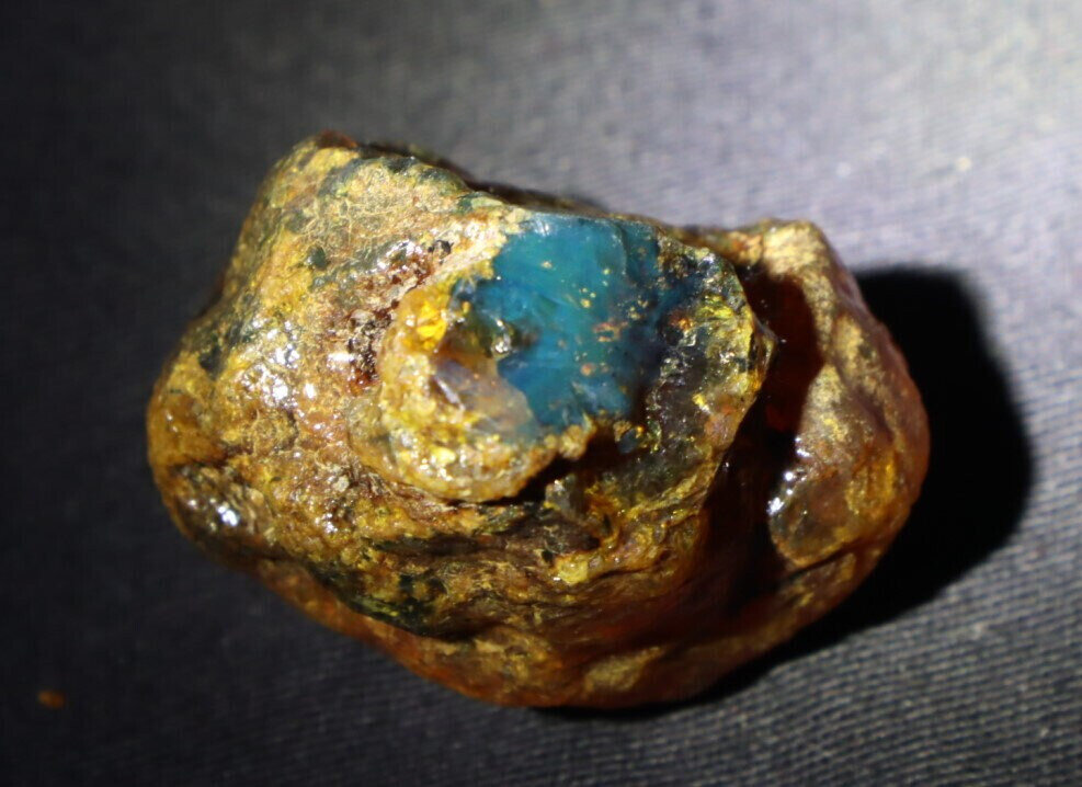 Impressive Natural Dominican Clear Sky Blue Amber Rough Specimen 34mm 15g – photo 4