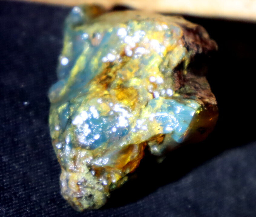 Lovely Natural Dominican Translucent Sky Blue Amber Rough Specimen 42mm 13.2g – photo 6