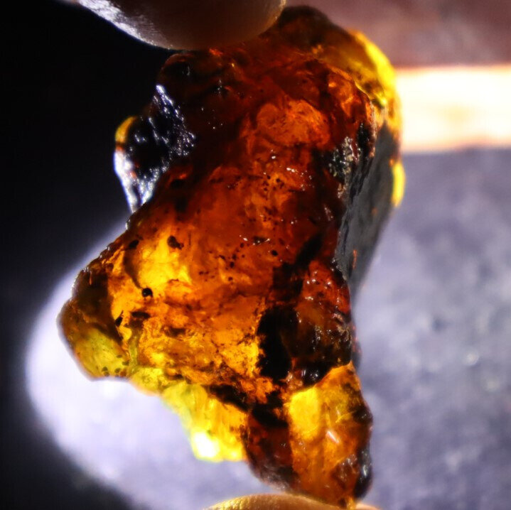 Lovely Natural Dominican Translucent Sky Blue Amber Rough Specimen 42mm 13.2g – photo 9