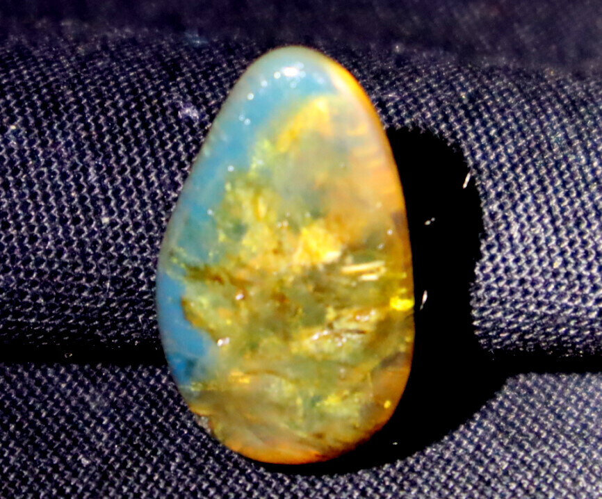 Lovely Natural Dominican Clear Light Blue Amber Polished Stone 24mm – photo 7