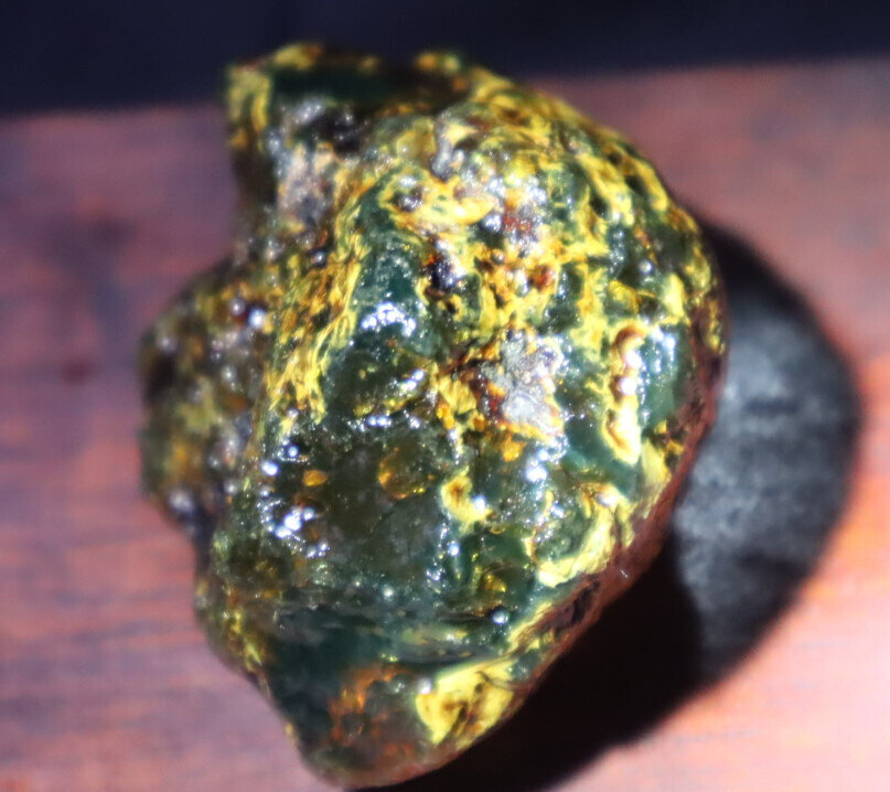 Charming Natural Dominican Clear Cognac Green Blue Amber Rough Specimen 37gram – photo 3