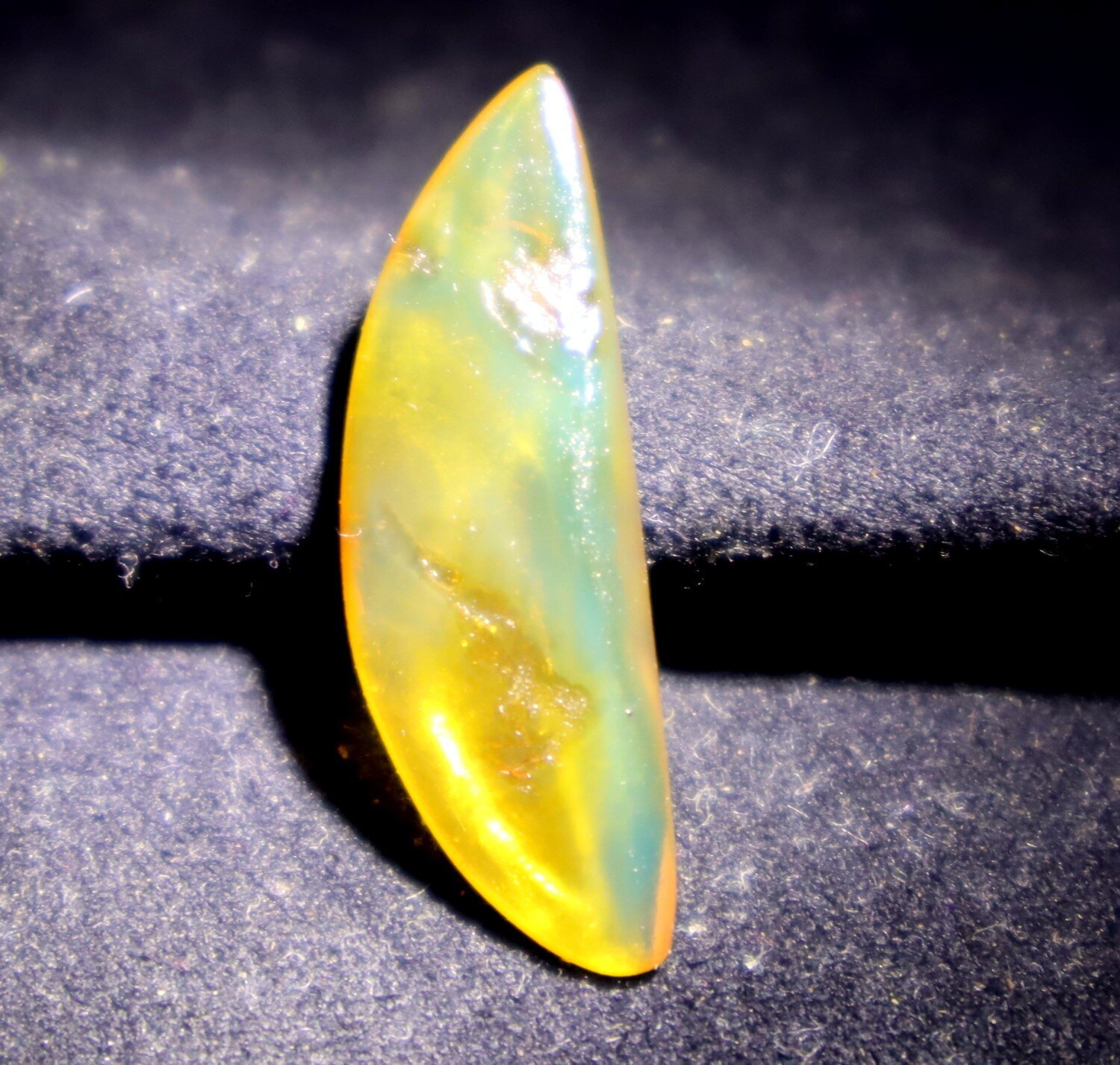 Finest Natural Dominican Clear Yellow Blue Amber Polished Stone 30mm – photo 3