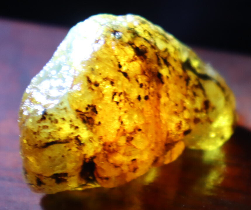 Excellent Natural Dominican Crystal Clear Yellow Amber Rough Specimen 46mm 14g – photo 10