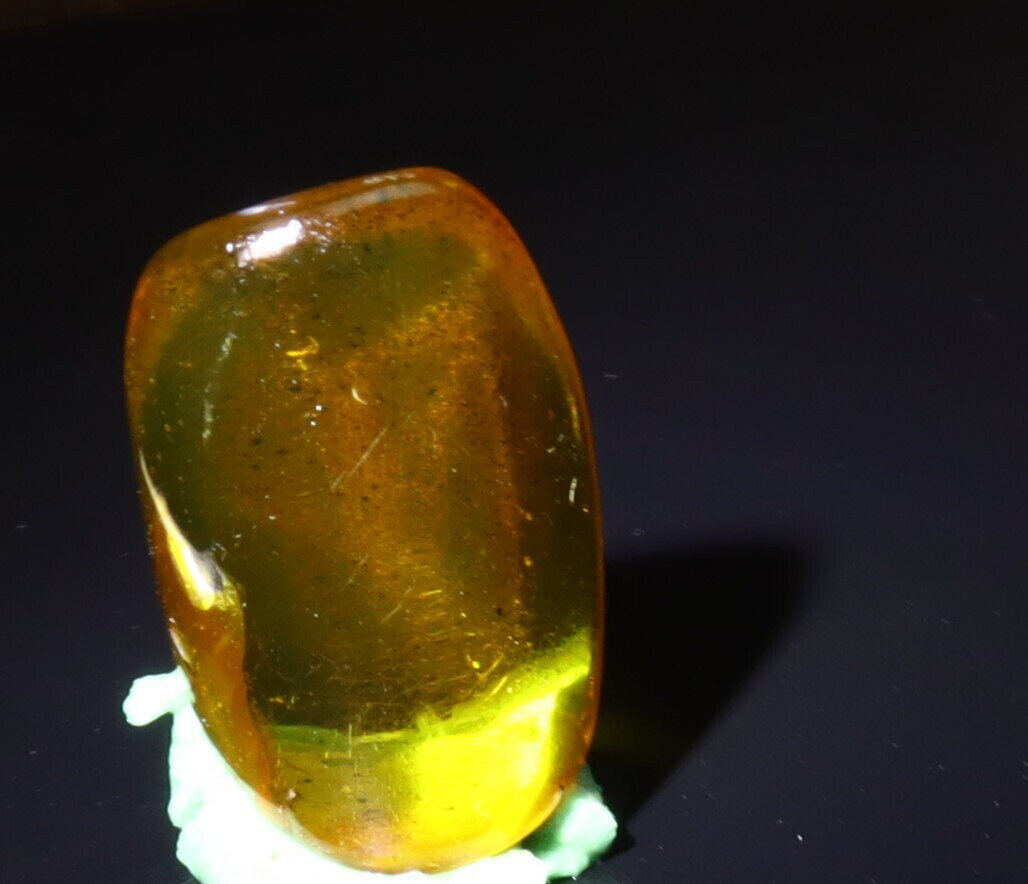Beautiful Natural Dominican Orange Yellow Amber Polished Stone 25mm – photo 6