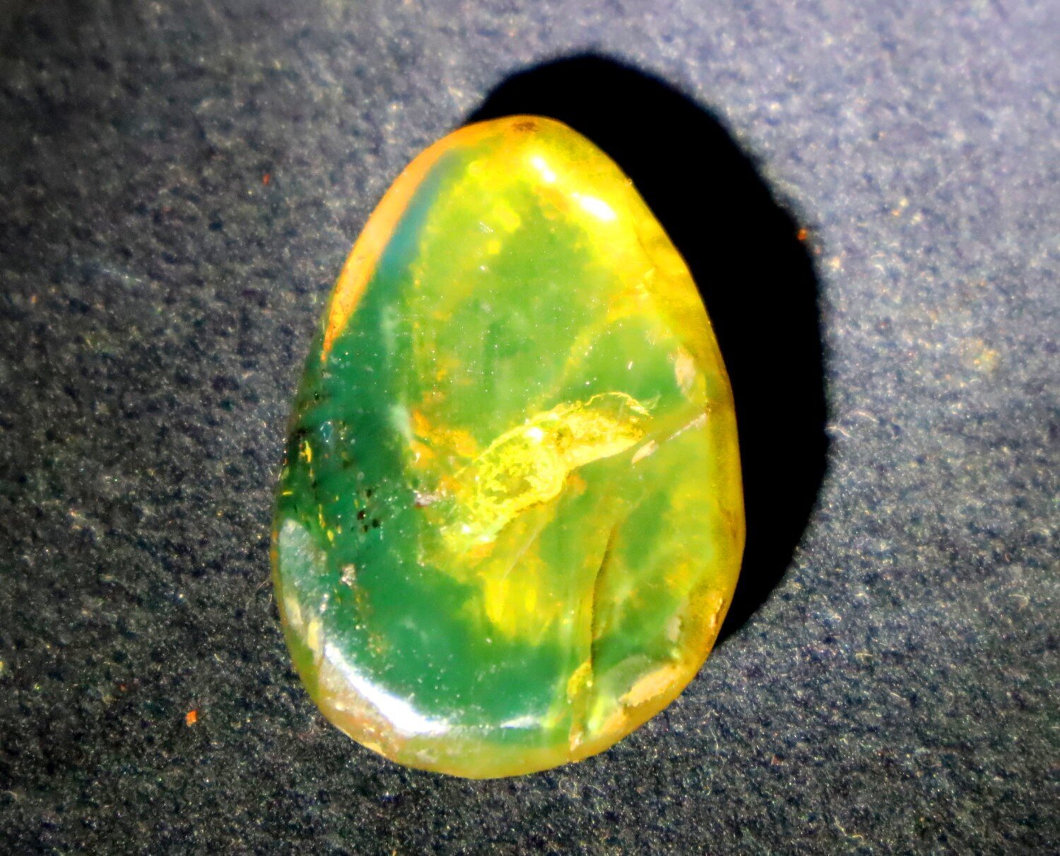💠 Natural Dominican Clear Golden Green Amber Polished Stone (28 mm) – photo 10
