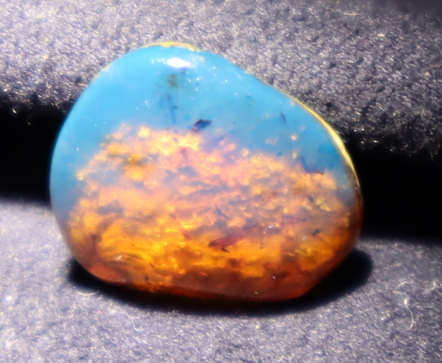 Lovely Natural Dominican Transl. Royal Blue Amber Polished Cabochon Stone 15mm – photo 11